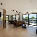 Vila Luxury Spectrum Pool 32m2 Sauna *