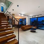 Vila Luxury Spectrum Pool 32m2 Sauna *