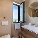 Luxury Spectrum Pool 32m2 Sauna * Posedarje