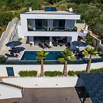 Luxury Spectrum Pool 32m2 Sauna Vila Posedarje