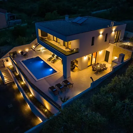 Luxury Spectrum Pool 32m2 Sauna