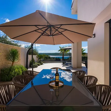 Вилла Luxury Spectrum Pool 32m2 Sauna