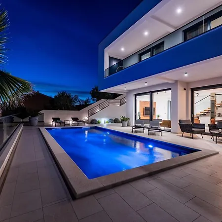 Luxury Spectrum Pool 32m2 Sauna Вилла Поседарье