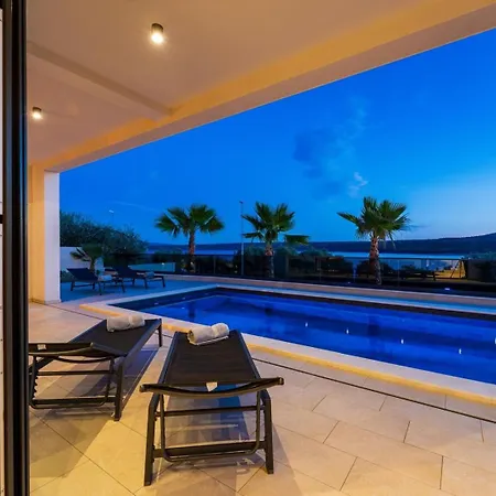 Вилла Luxury Spectrum Pool 32m2 Sauna Поседарье