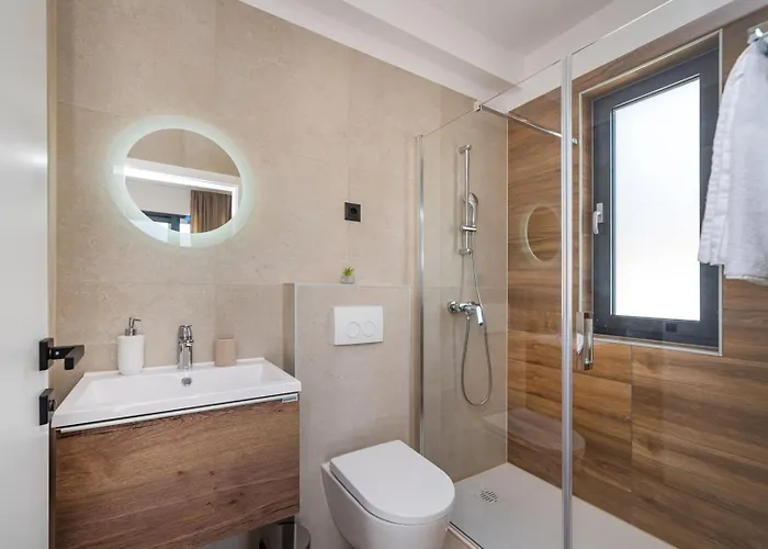 Luxury Spectrum Pool 32m2 Sauna * Поседарье