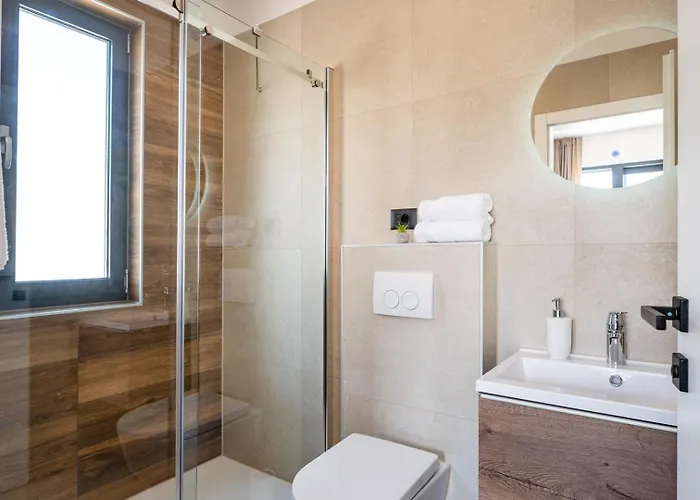 Luxury Spectrum Pool 32m2 Sauna