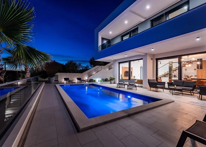 Luxury Spectrum Pool 32m2 Sauna Вилла Поседарье