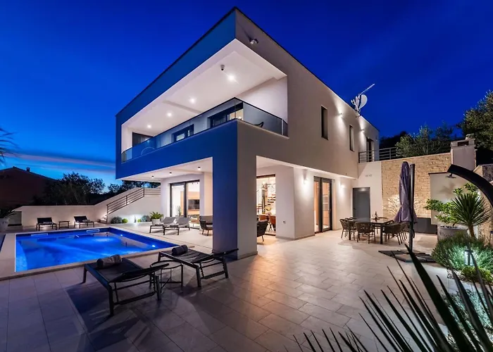 Luxury Spectrum Pool 32m2 Sauna Поседарье