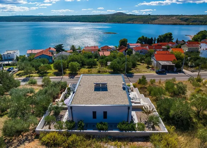 Вилла Luxury Spectrum Pool 32m2 Sauna *