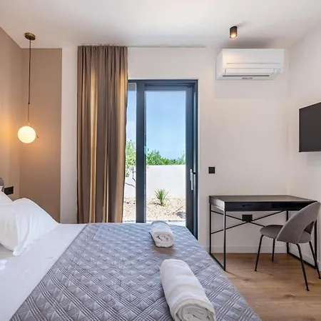 Luxury Spectrum Pool 32m2 Sauna