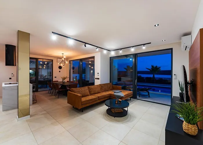 Luxury Spectrum Pool 32m2 Sauna Vila