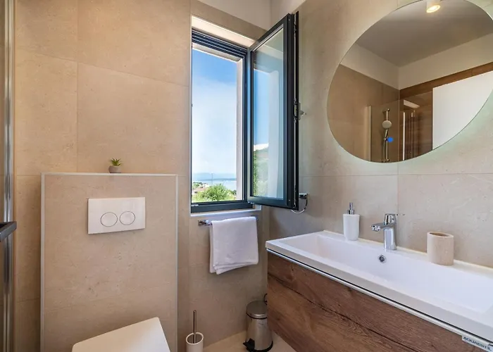 Luxury Spectrum Pool 32m2 Sauna * Posedarje