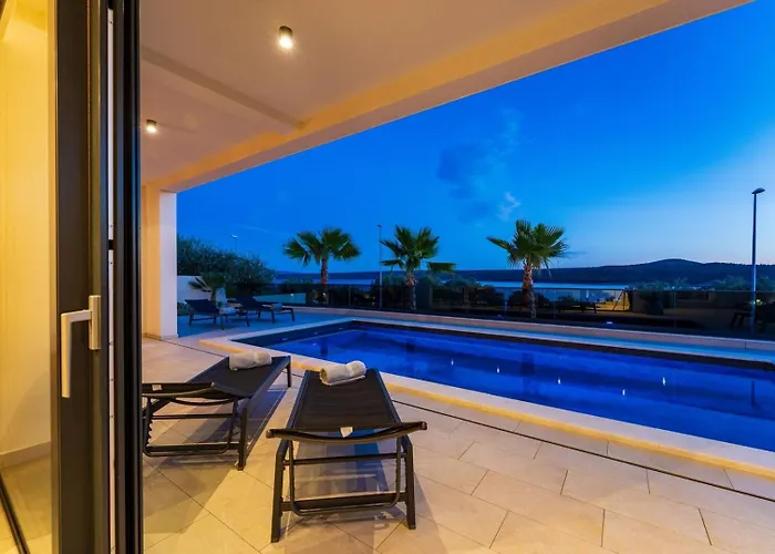 Vila Luxury Spectrum Pool 32m2 Sauna Posedarje