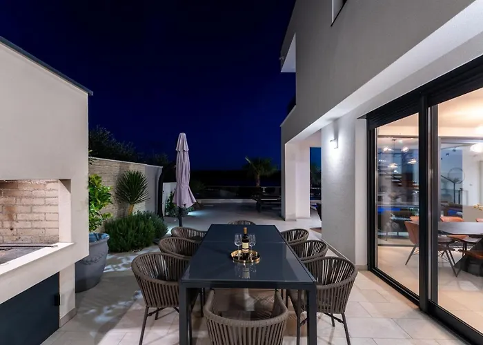 Luxury Spectrum Pool 32m2 Sauna *