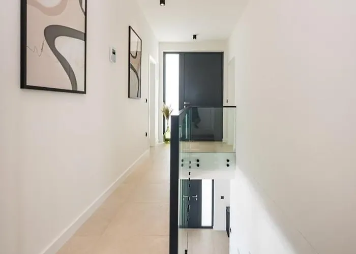 Luxury Spectrum Pool 32m2 Sauna